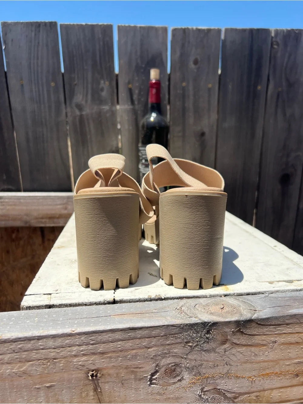 Steve Madden Tan Elastic Strap Chunky Platform Sandals Heels Womens size 9